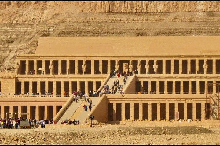 Day 1 β Arrival in Cairo | Giza Pyramids & Grand Egyptian Museum